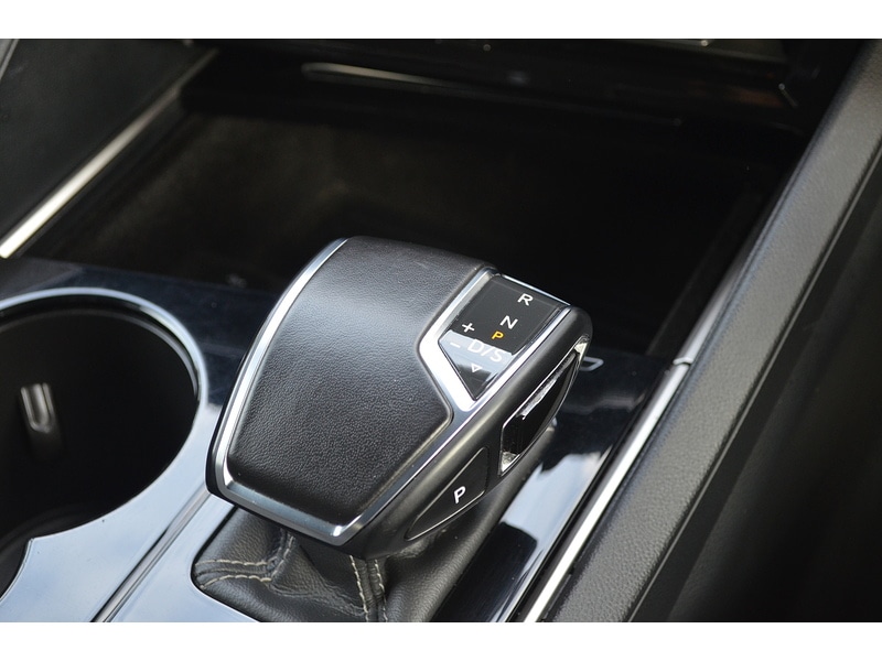 Used Volkswagen Touareg 2018 for sale - 76958531: Photo 30