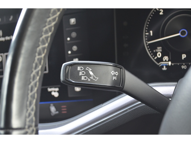 Used Volkswagen Touareg 2018 for sale - 76958531: Photo 32