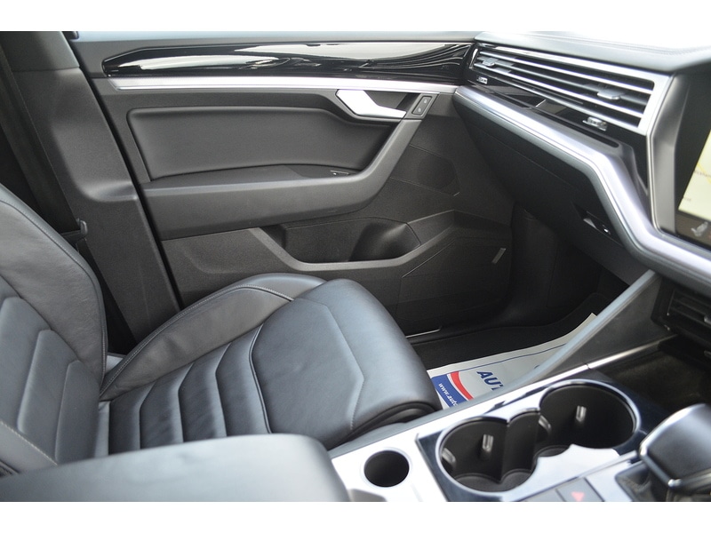 Used Volkswagen Touareg 2018 for sale - 76958531: Photo 38