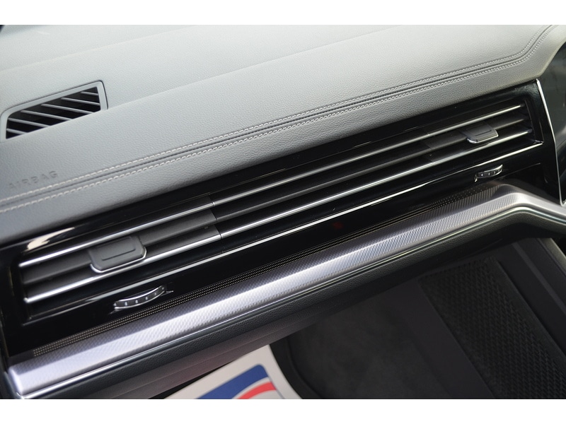 Used Volkswagen Touareg 2018 for sale - 76958531: Photo 44