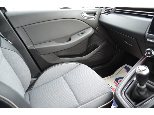 Used Renault Clio 2021 for sale - 75802444: Photo 25