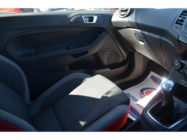 Used Ford Fiesta 2017 for sale - 76320229: Photo 32