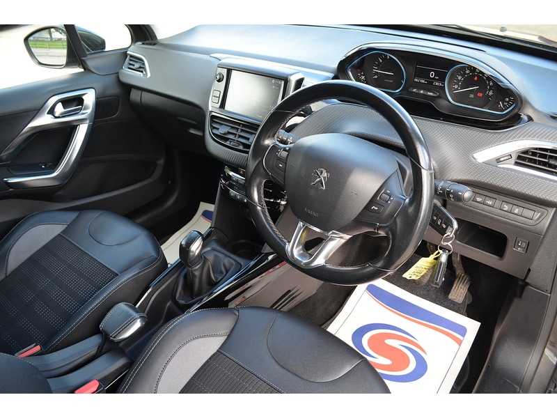 Used Peugeot 2008 2017 for sale - 76334074: Photo 2