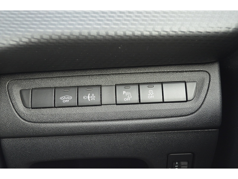 Used Peugeot 2008 2017 for sale - 76334074: Photo 31
