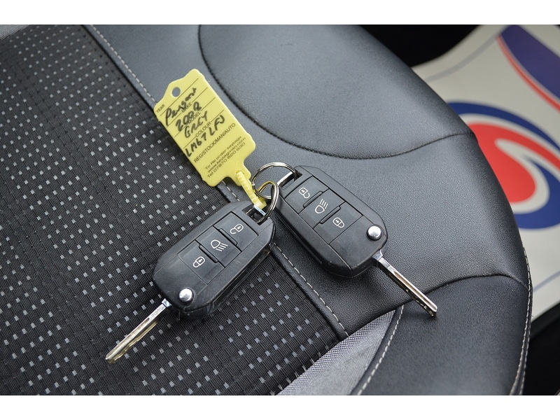 Used Peugeot 2008 2017 for sale - 76334074: Photo 37