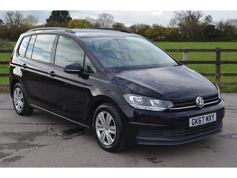 Used Volkswagen Touran 2017 for sale - 76884431: Photo 1