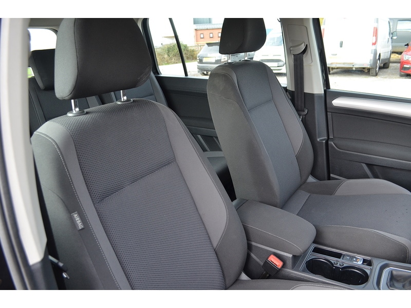 Used Volkswagen Touran 2017 for sale - 76884431: Photo 30