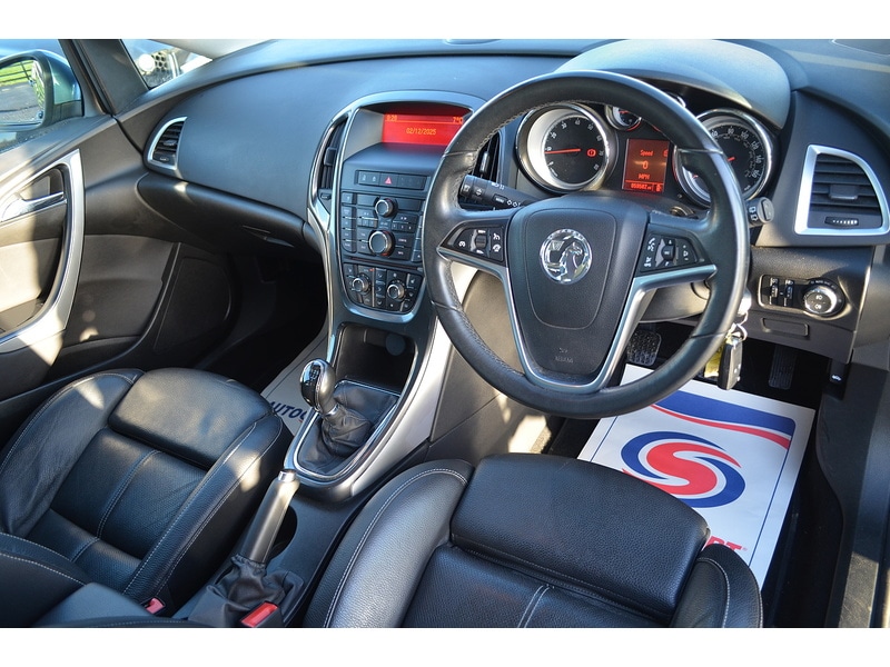 Used Vauxhall Astra 2014 for sale - 76778049: Photo 2
