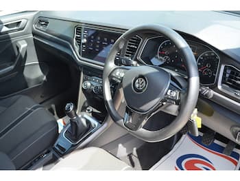 Used Volkswagen T-Roc 2018 for sale - 79627022: Photo