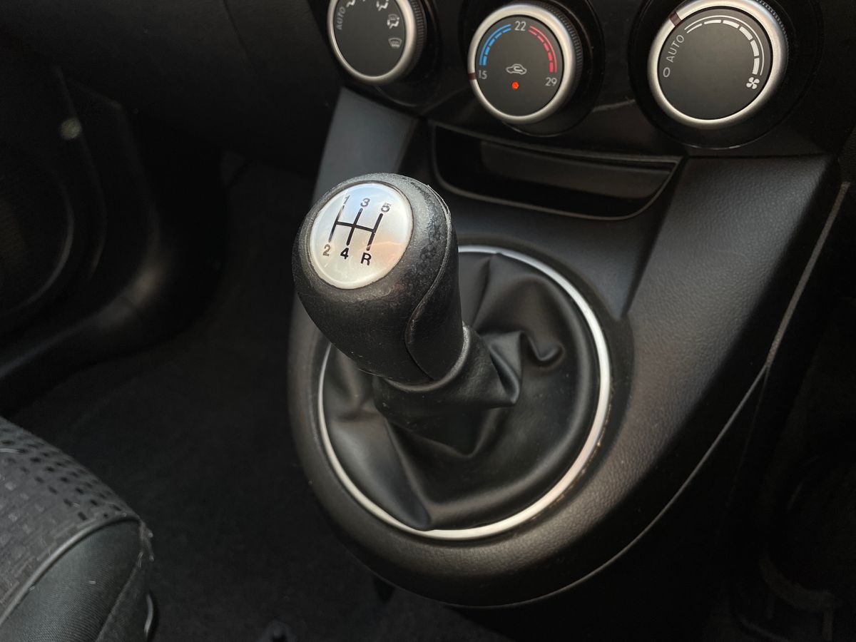 Used Mazda Mazda2 2014 for sale - 77725942: Photo 19