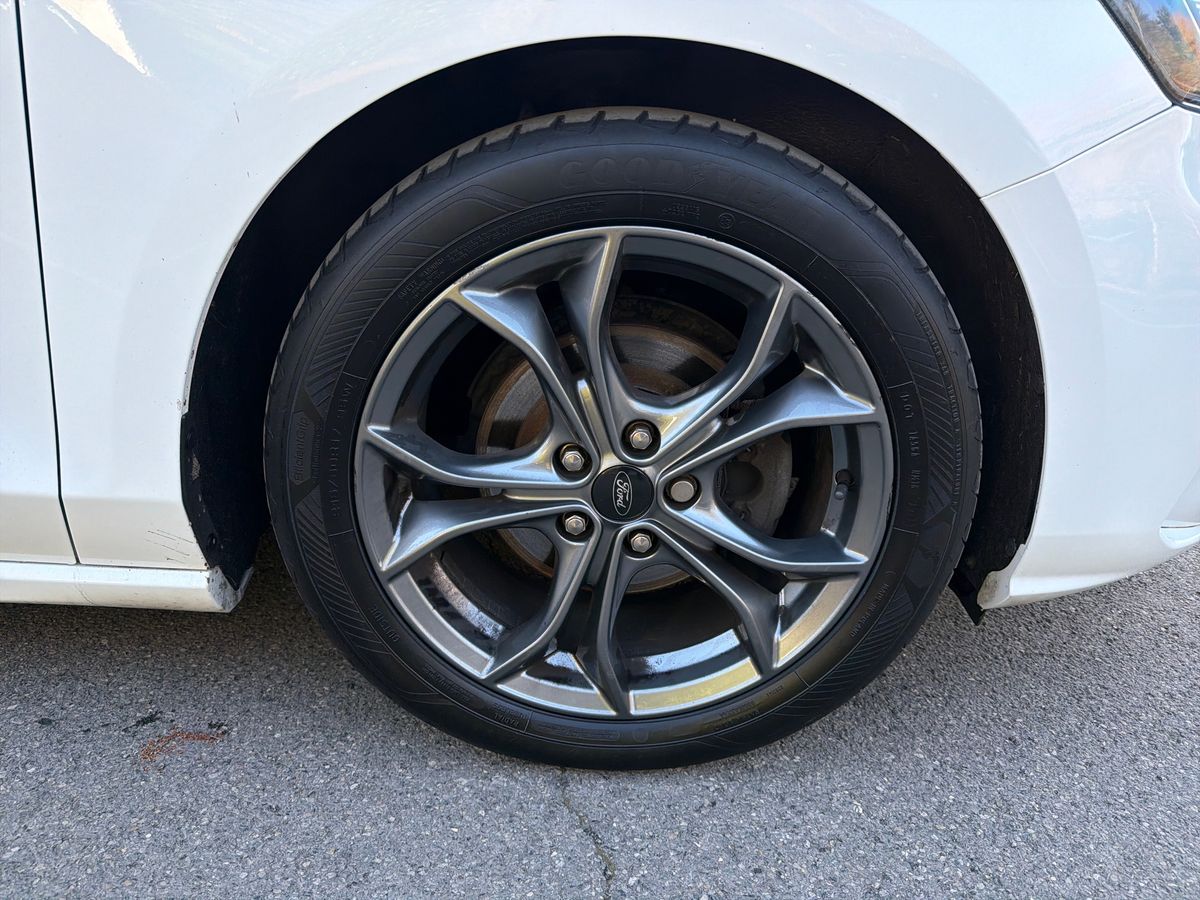 Used Ford Focus 2021 for sale - 77762832: Photo 9