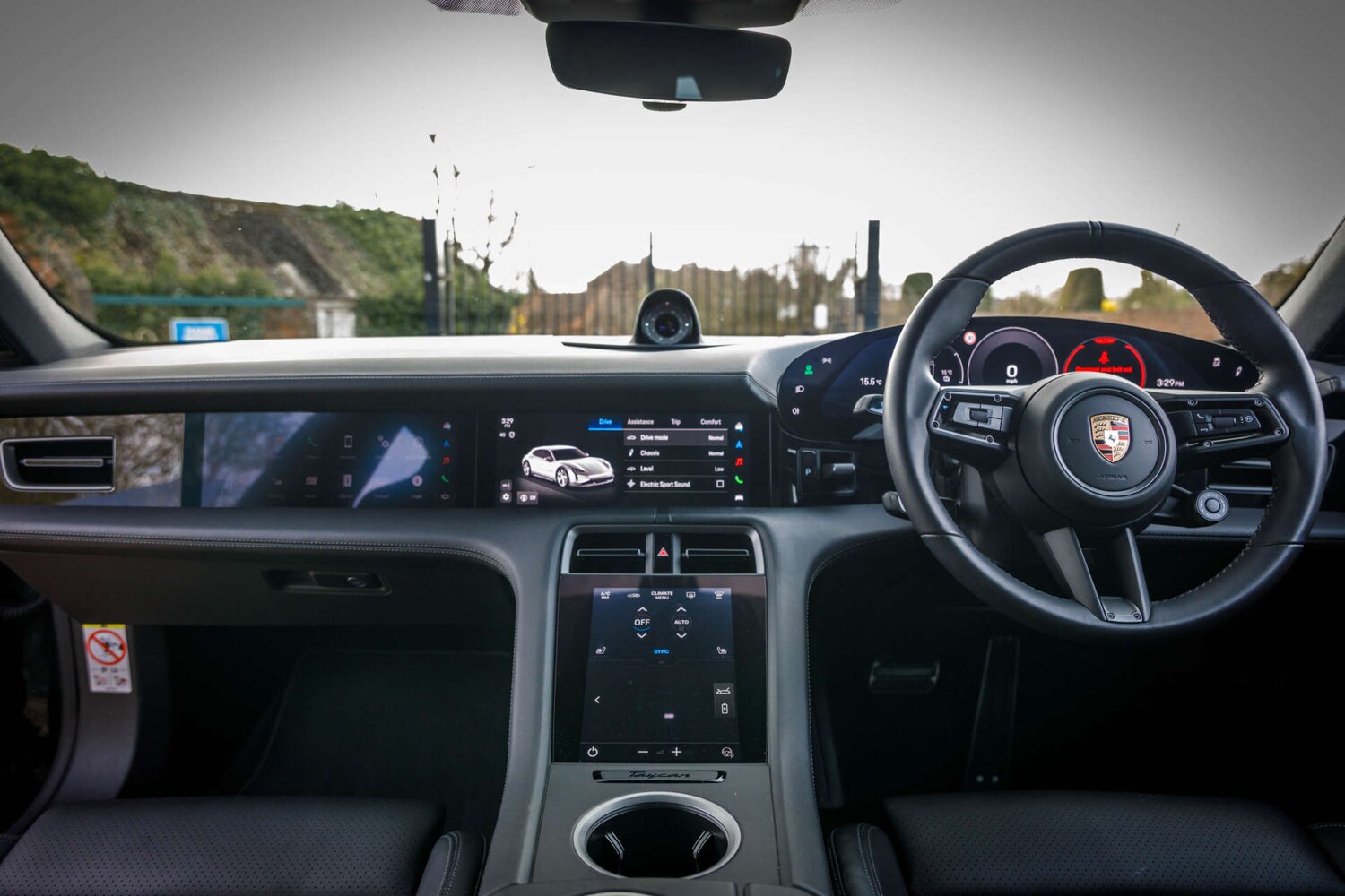 Used Porsche Taycan 2024 for sale - 77932011: Photo 2