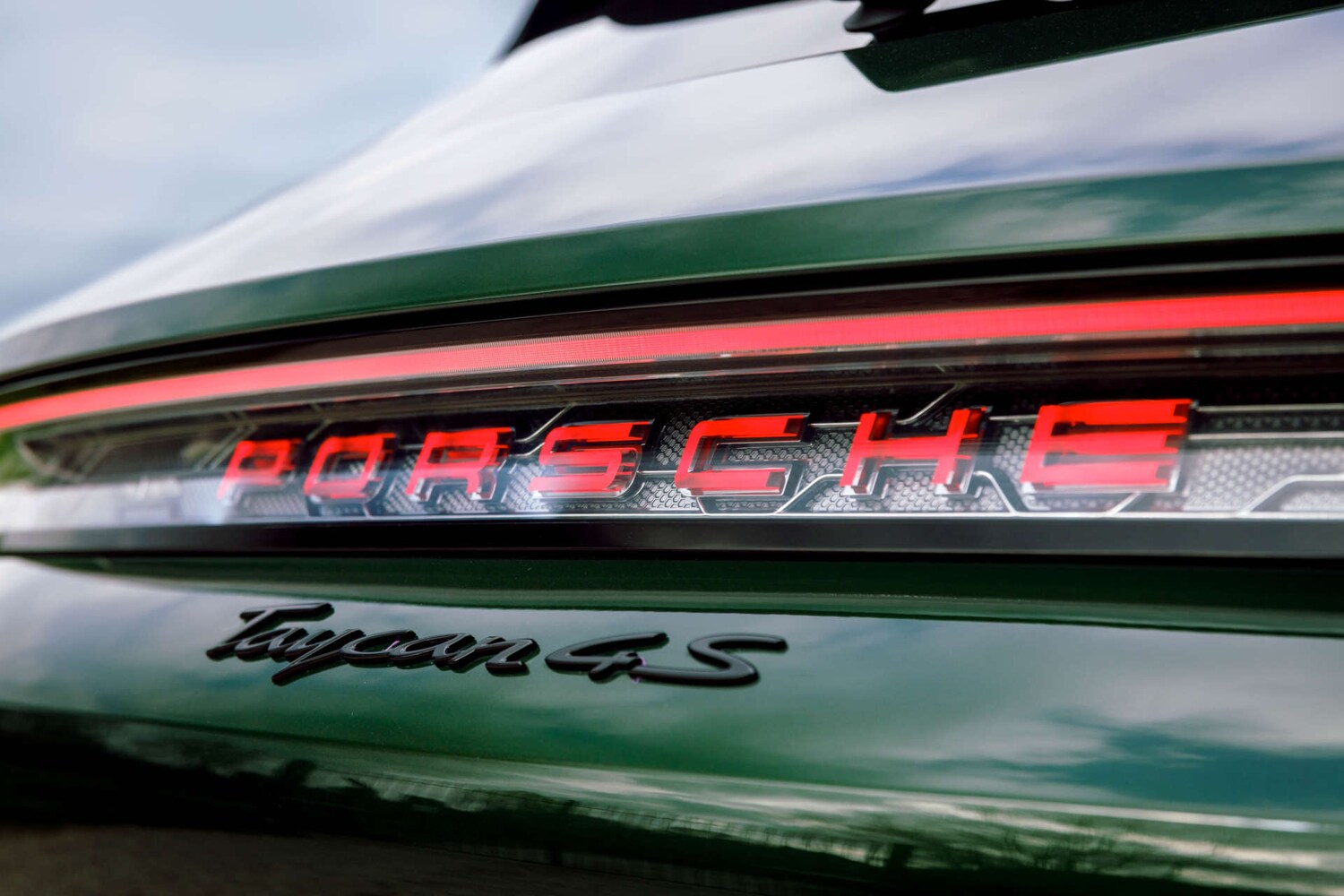 Used Porsche Taycan 2024 for sale - 77932011: Photo 21