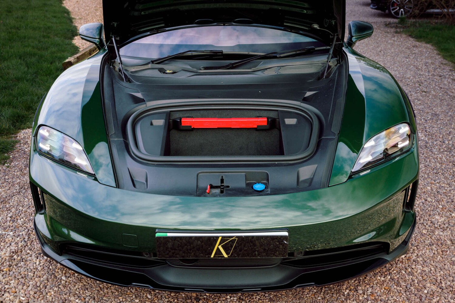 Used Porsche Taycan 2024 for sale - 77932011: Photo 31