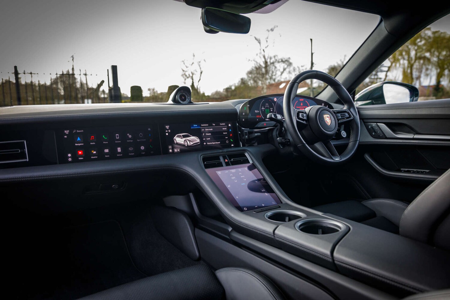 Used Porsche Taycan 2024 for sale - 77932011: Photo 38