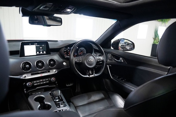 Used Kia Stinger 2019 for sale - 76111968: Photo 2
