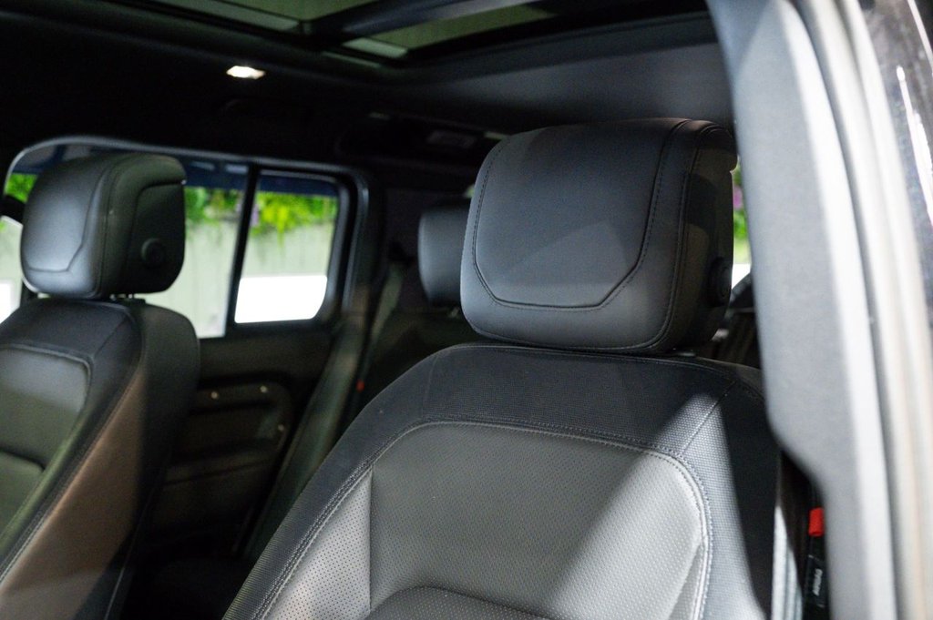 Used Land Rover Defender 2023 for sale - 77355658: Photo 11