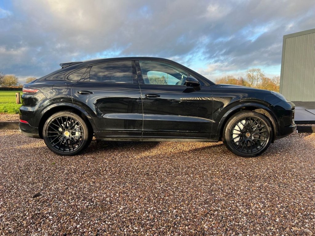 Used Porsche Cayenne 2019 for sale - 76856328: Photo 2