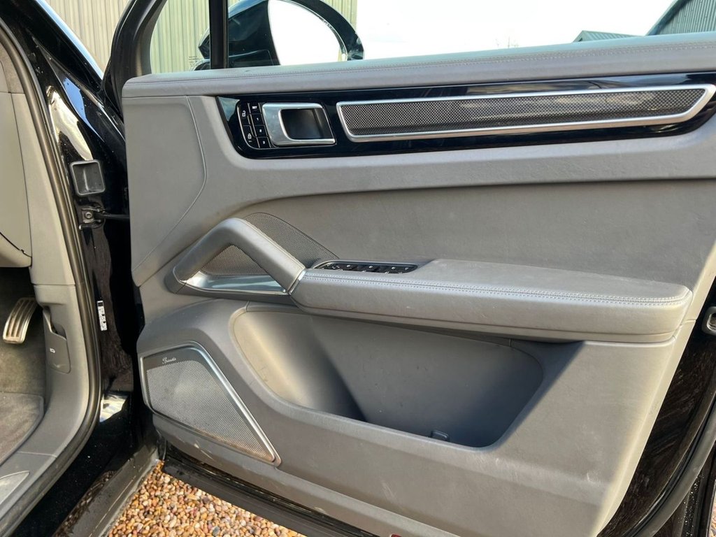 Used Porsche Cayenne 2019 for sale - 76856328: Photo 9