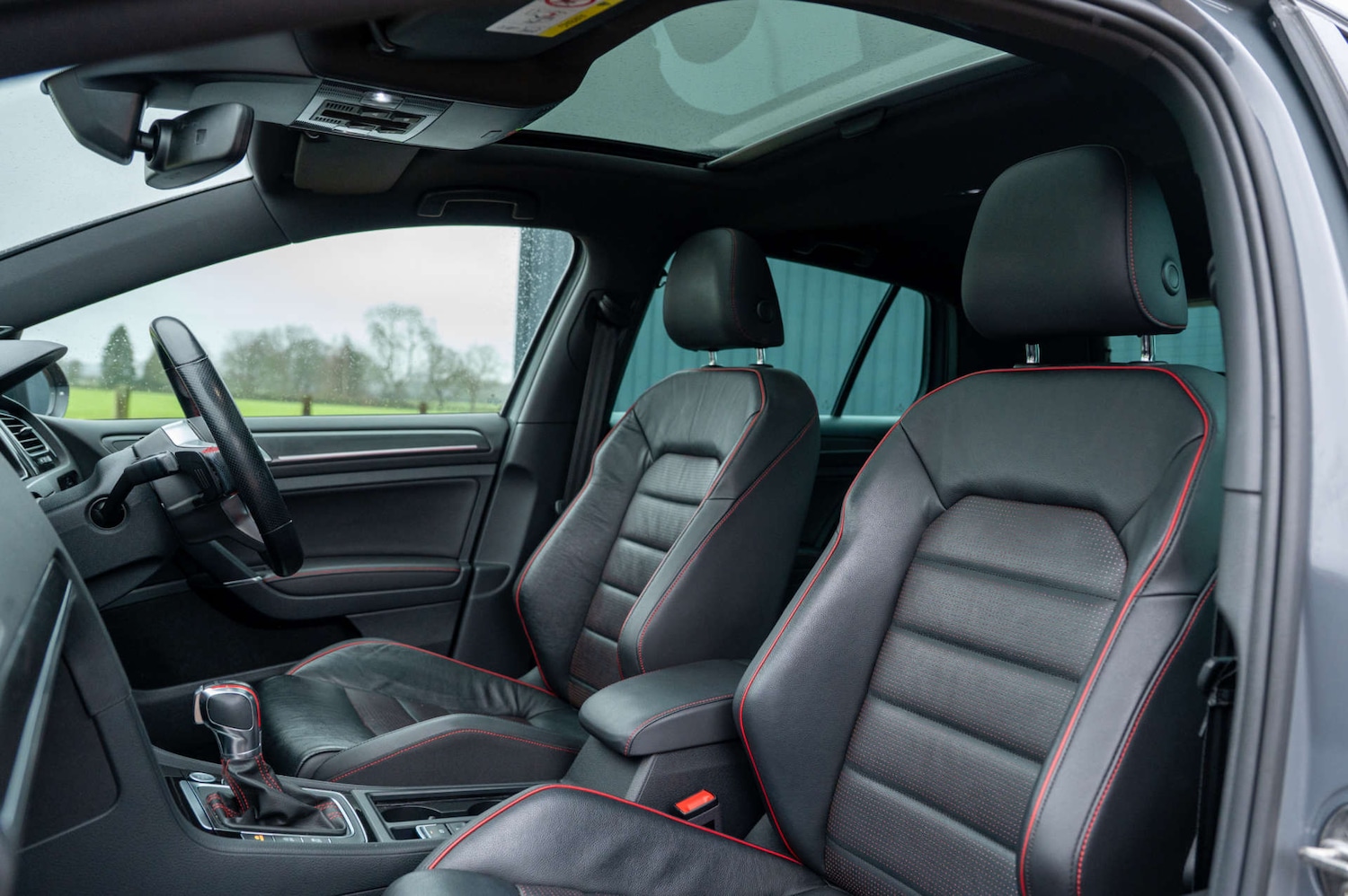 Used Volkswagen Golf 2019 for sale - 77494198: Photo 2