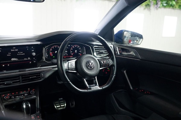 Used Volkswagen Polo 2019 for sale - 76266744: Photo 2