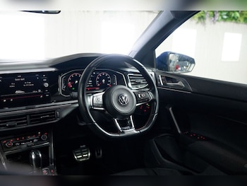Used Volkswagen Polo 2019 for sale - 76266744: Photo 2