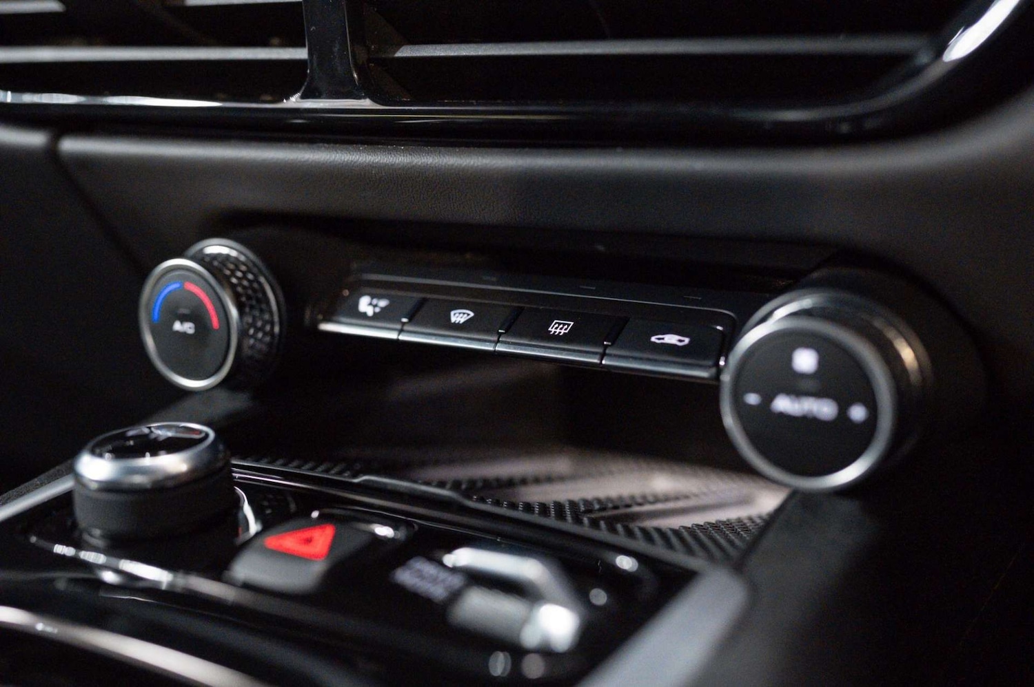 Used Lotus Emira 2022 for sale - 77460282: Photo 44