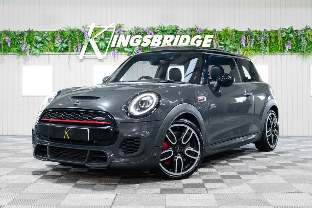 Used MINI Hatch 2019 for sale - 76350647: Photo 1