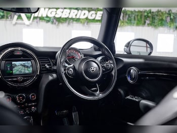 Used MINI Hatch 2019 for sale - 76350647: Photo