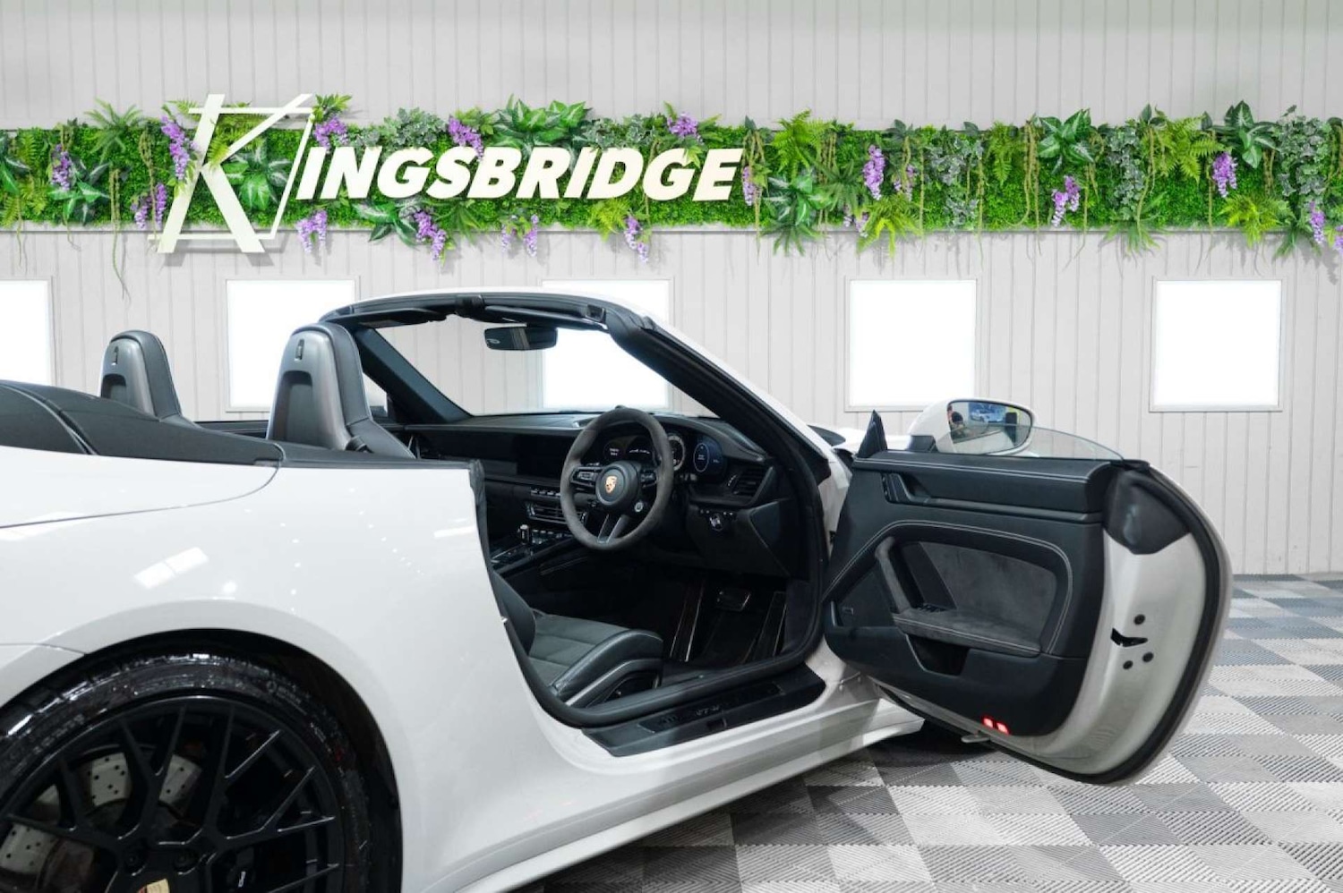 Used Porsche 911 2023 for sale - 77643184: Photo 10