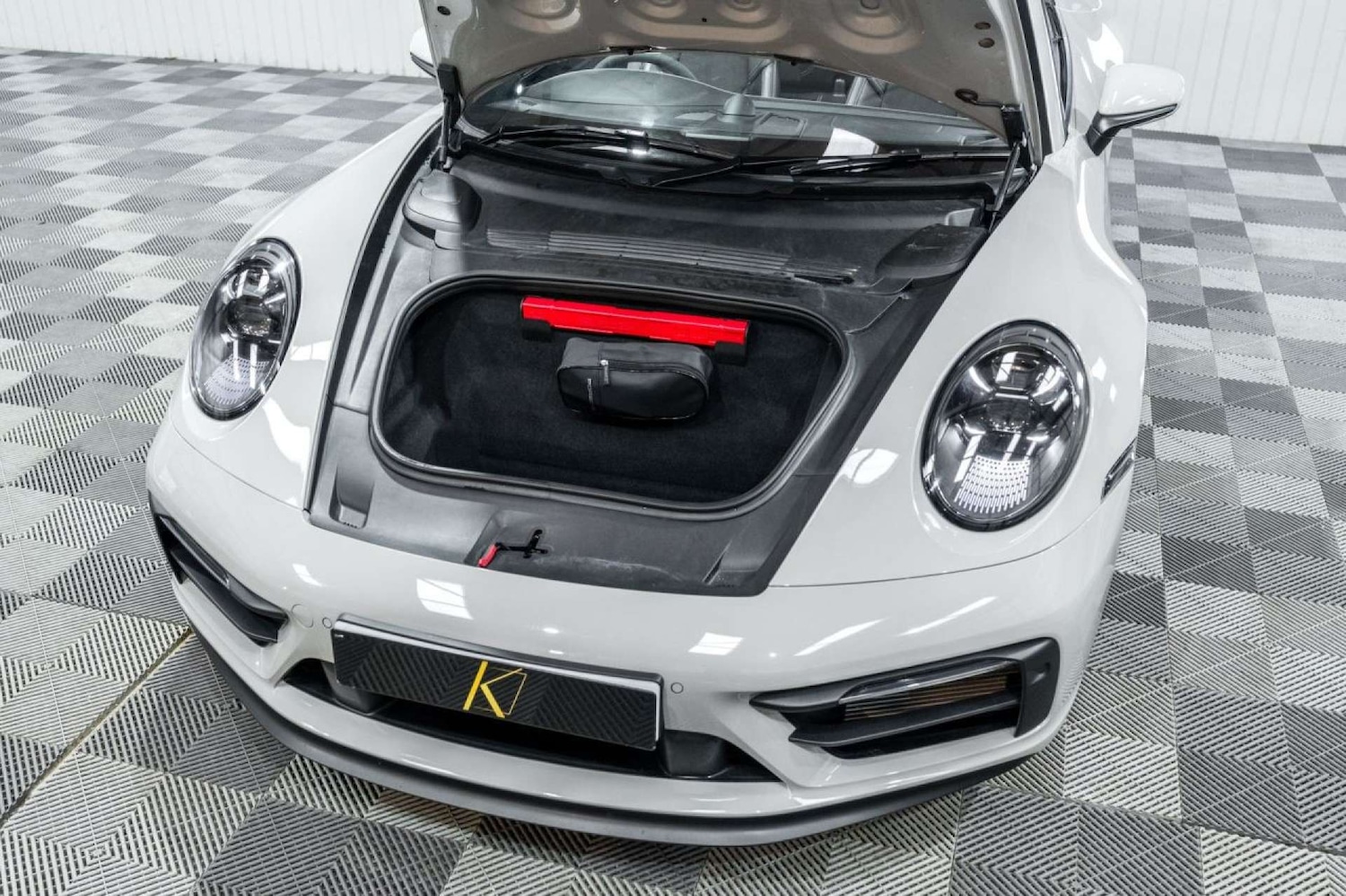 Used Porsche 911 2023 for sale - 77643184: Photo 8