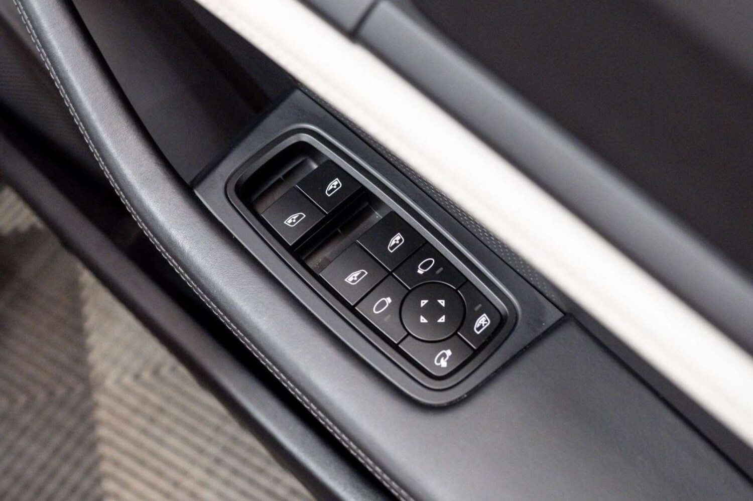 Used Porsche Taycan 2024 for sale - 77494175: Photo 17