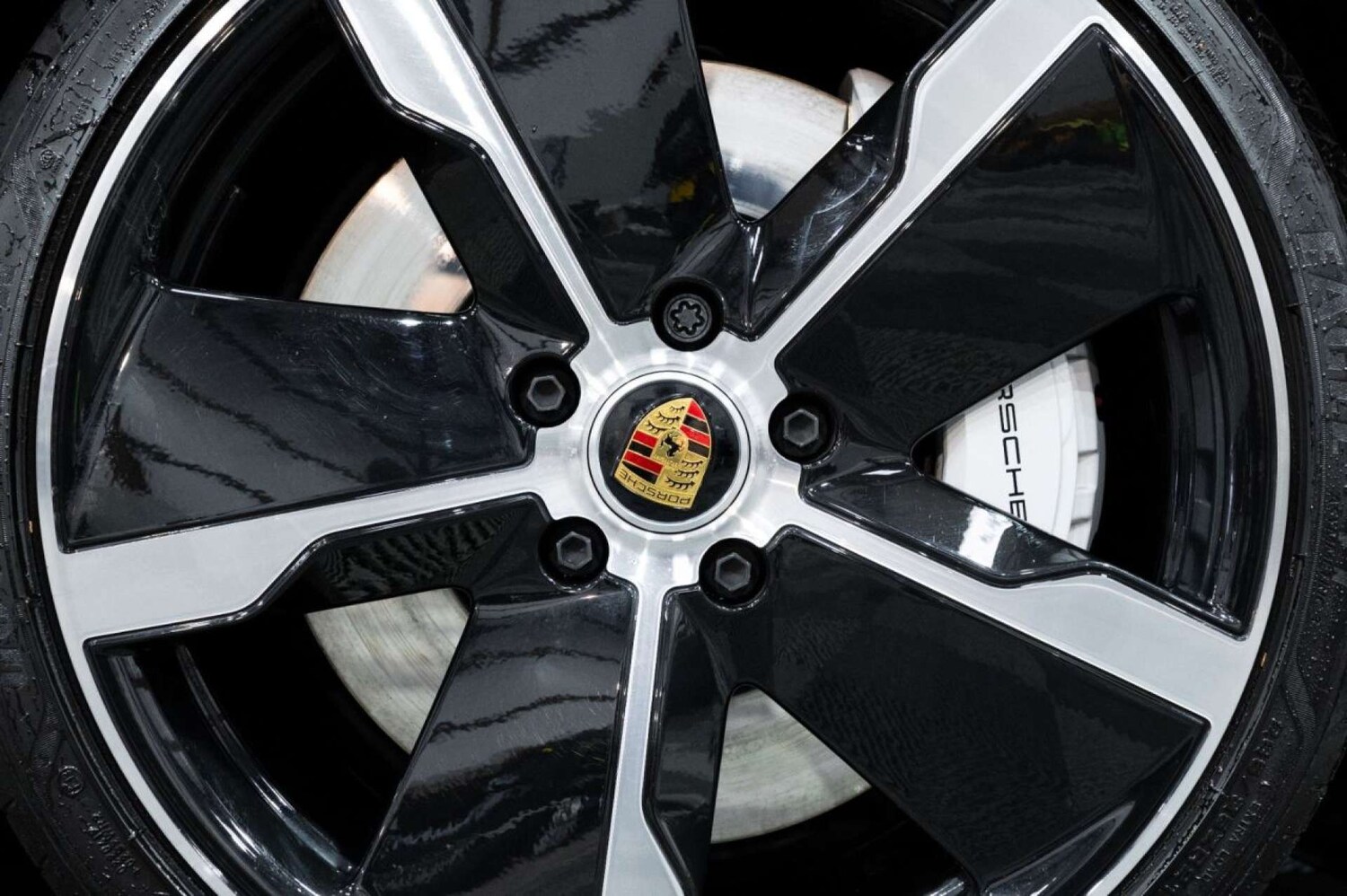 Used Porsche Taycan 2024 for sale - 77494175: Photo 44