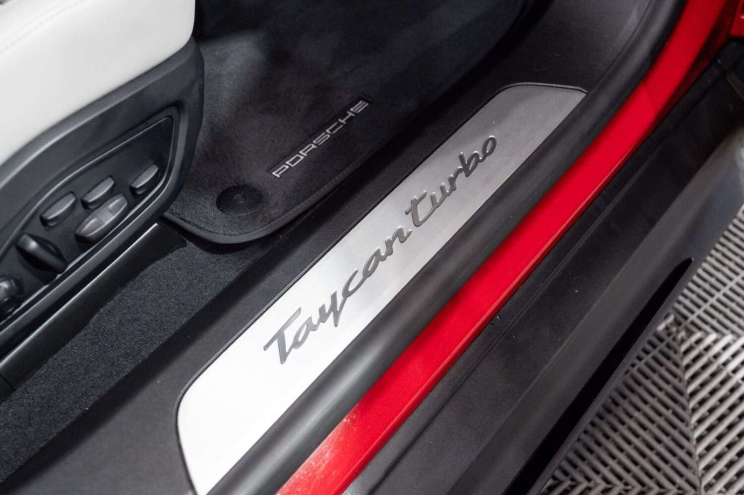 Used Porsche Taycan 2024 for sale - 77494175: Photo 54