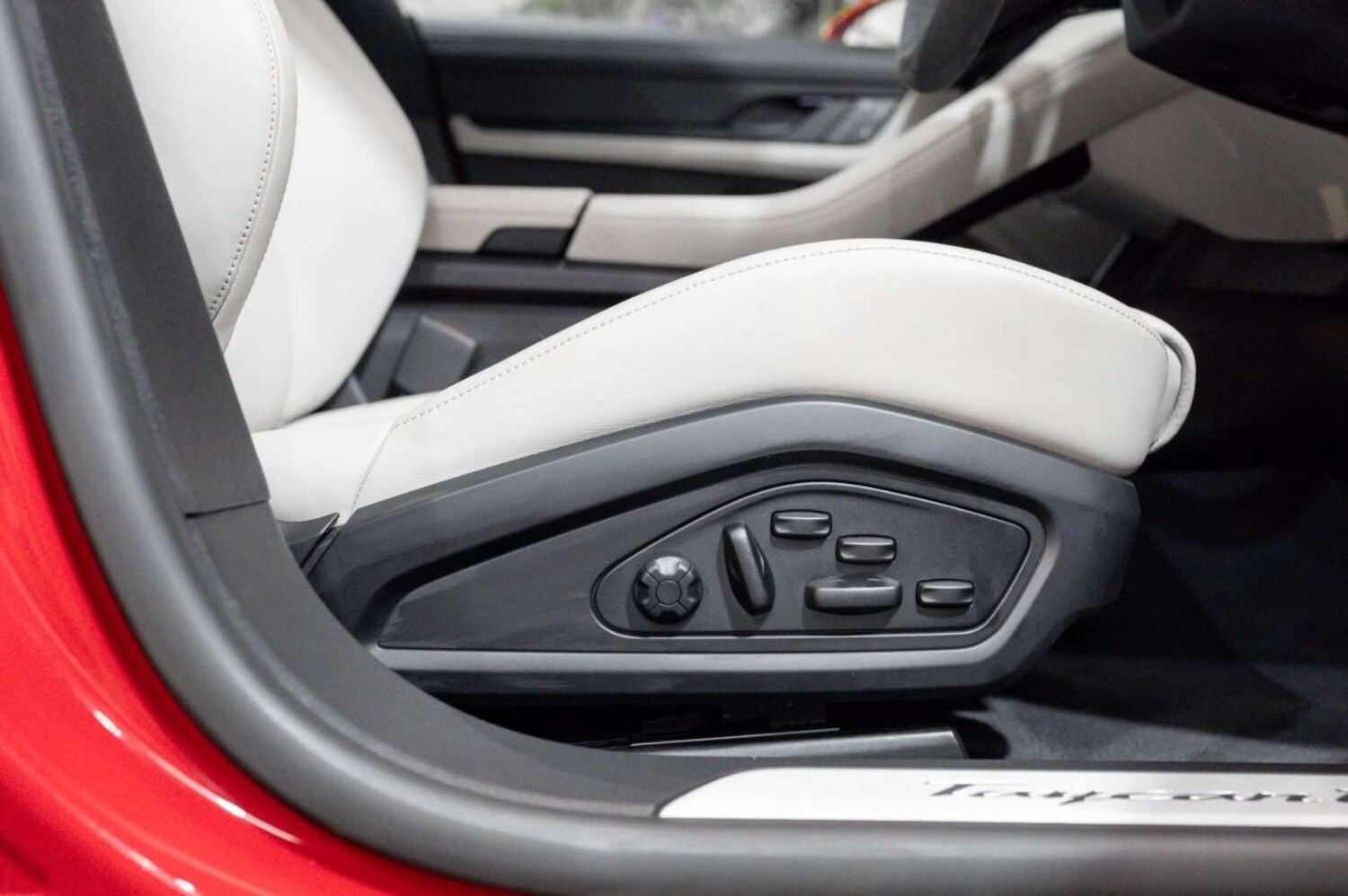 Used Porsche Taycan 2024 for sale - 77494175: Photo 57