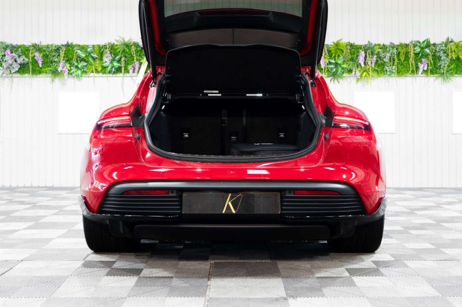 Used Porsche Taycan 2024 for sale - 77494175: Photo 9