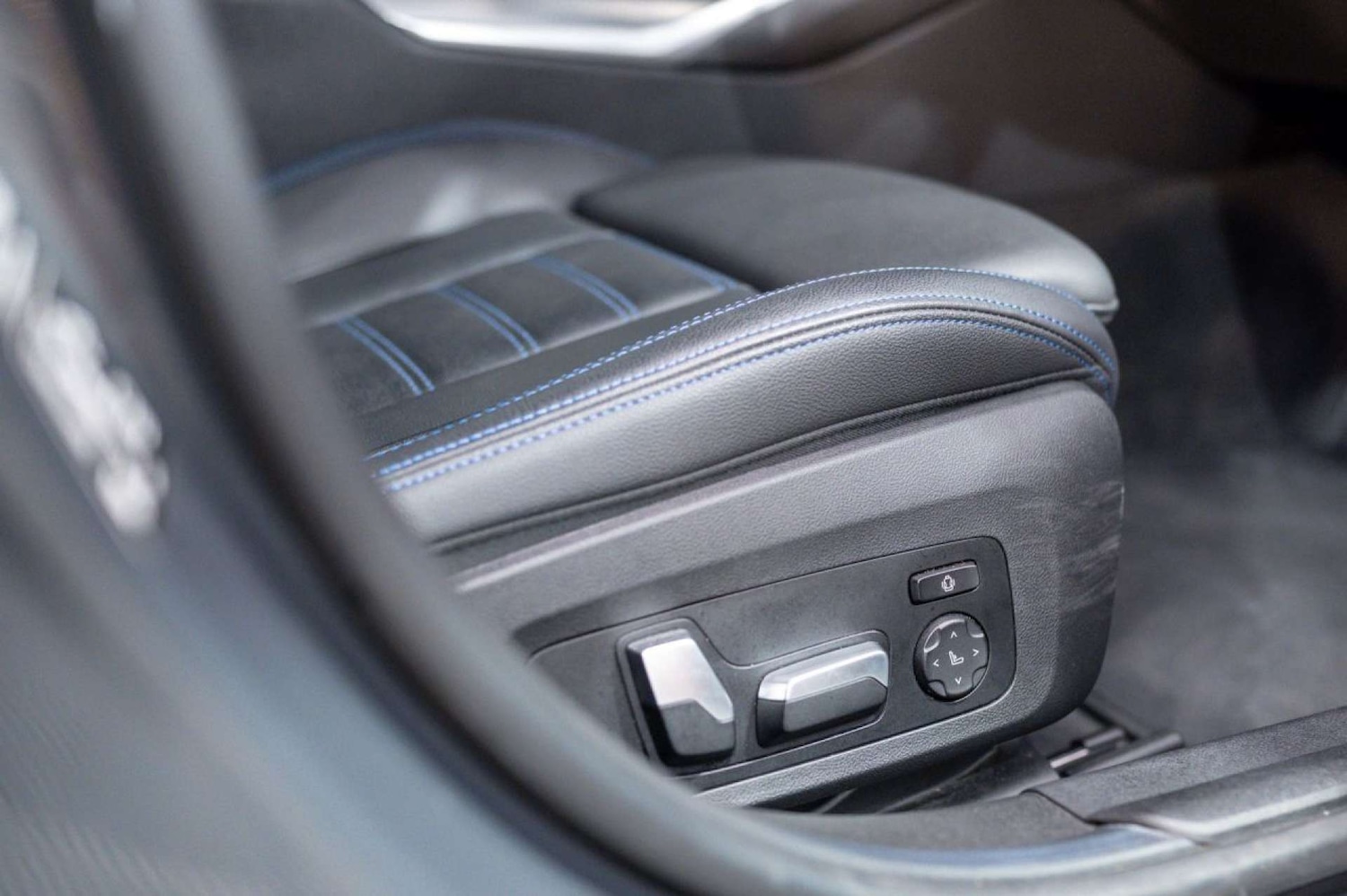 Used BMW 3 Series 2023 for sale - 77877354: Photo 52