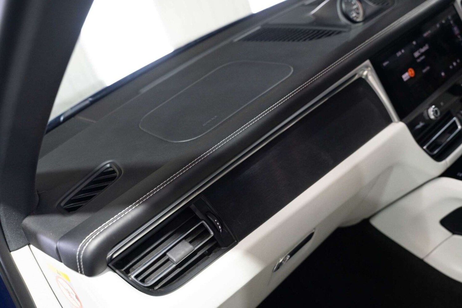 Used Porsche Macan 2022 for sale - 77494167: Photo 57