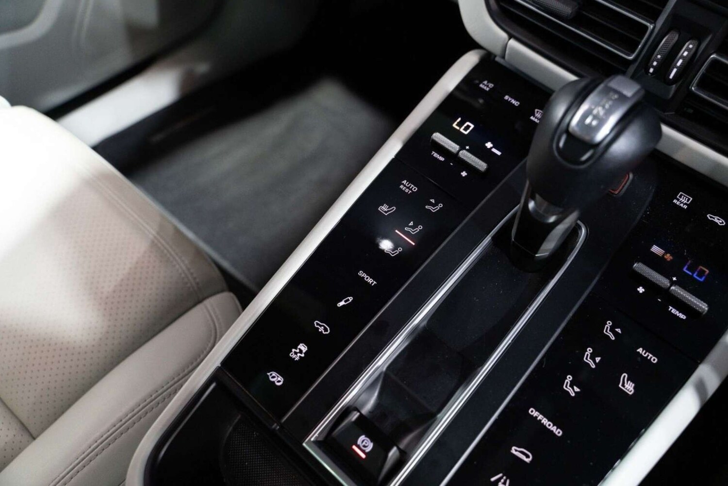 Used Porsche Macan 2022 for sale - 77494167: Photo 82