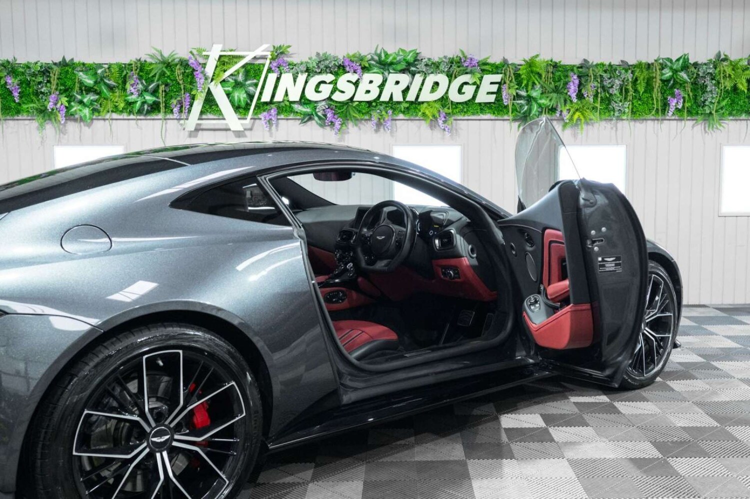 Used Aston Martin Vantage 2022 for sale - 77475140: Photo 12