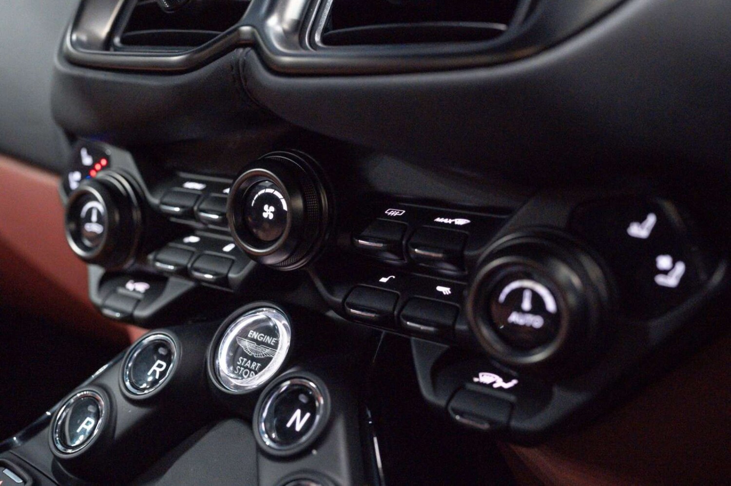 Used Aston Martin Vantage 2022 for sale - 77475140: Photo 57