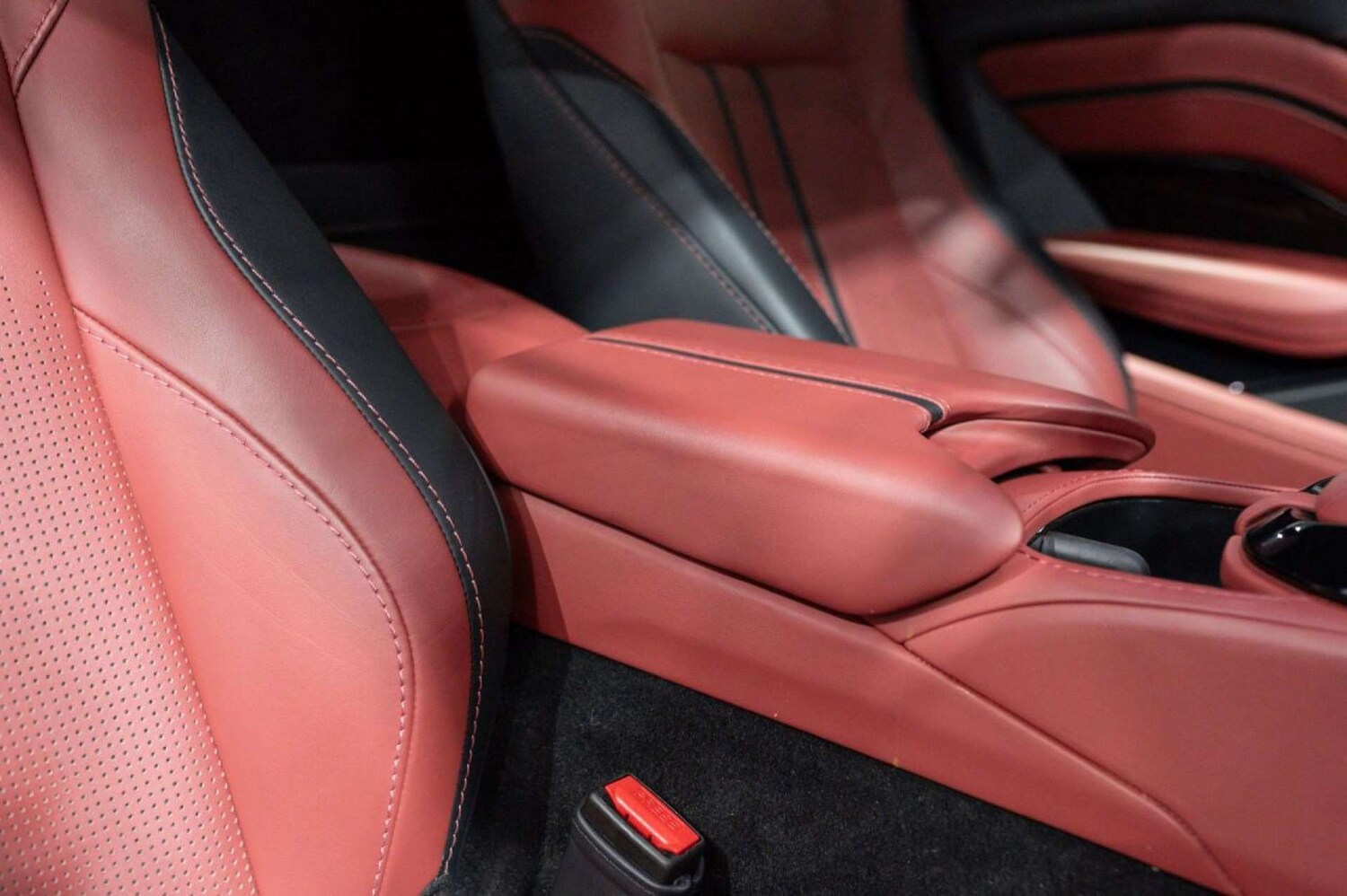 Used Aston Martin Vantage 2022 for sale - 77475140: Photo 66