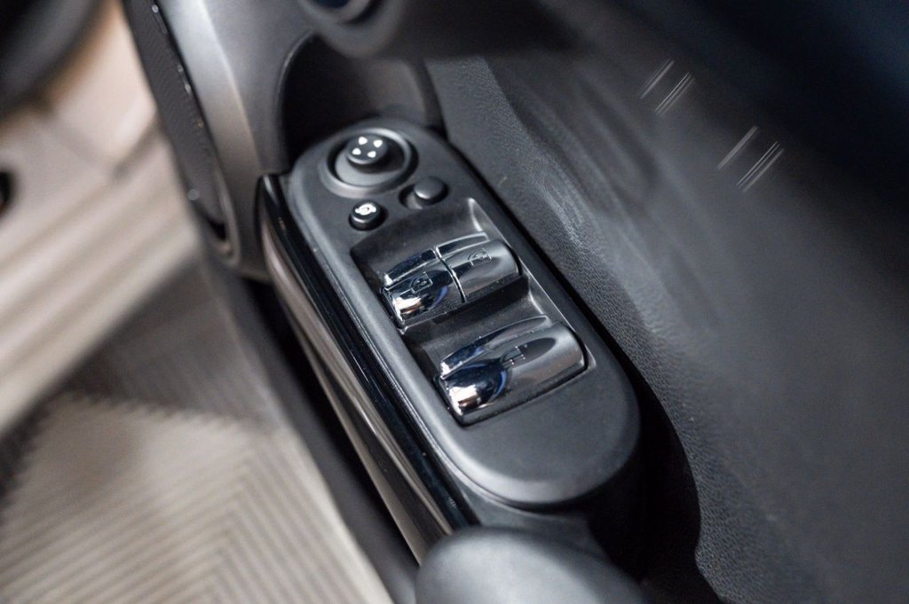 Used MINI Convertible 2021 for sale - 76395661: Photo 17