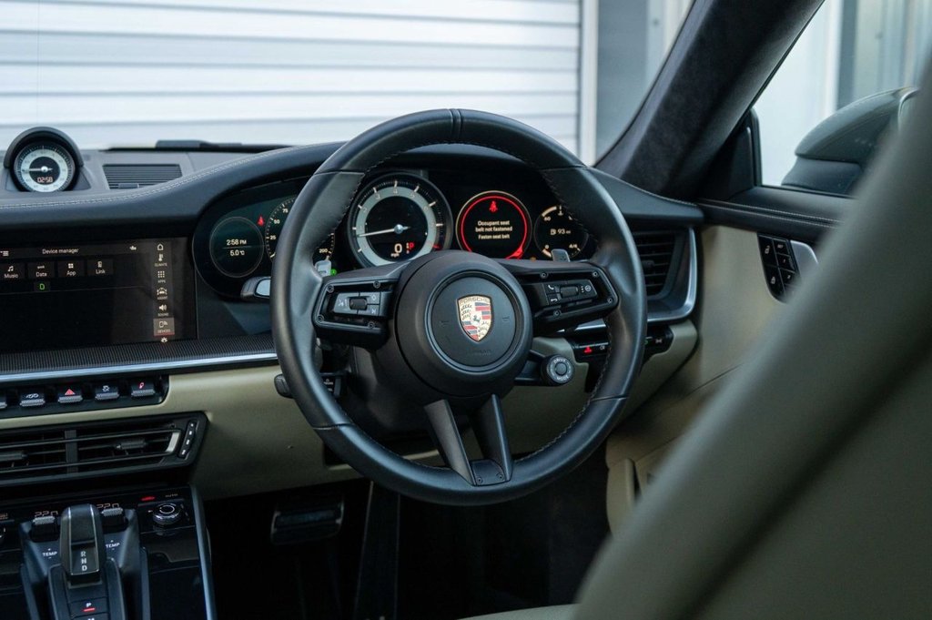 Used Porsche 911 2020 for sale - 77153889: Photo 10