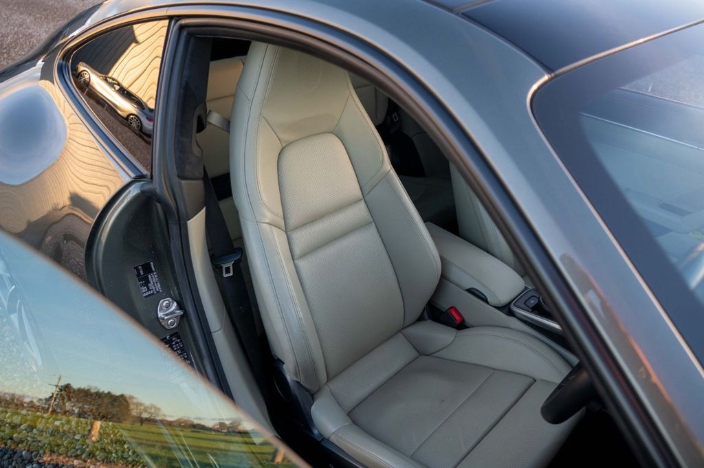 Used Porsche 911 2020 for sale - 77153889: Photo 17