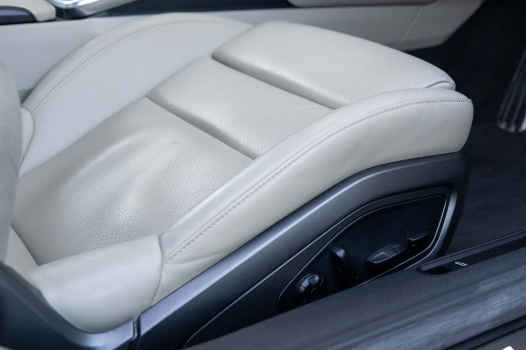 Used Porsche 911 2020 for sale - 77153889: Photo 22