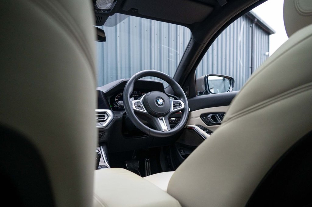 Used BMW 3 Series 2021 for sale - 76445856: Photo 2