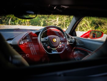 Used Ferrari 488 2017 for sale - 78201057: Photo