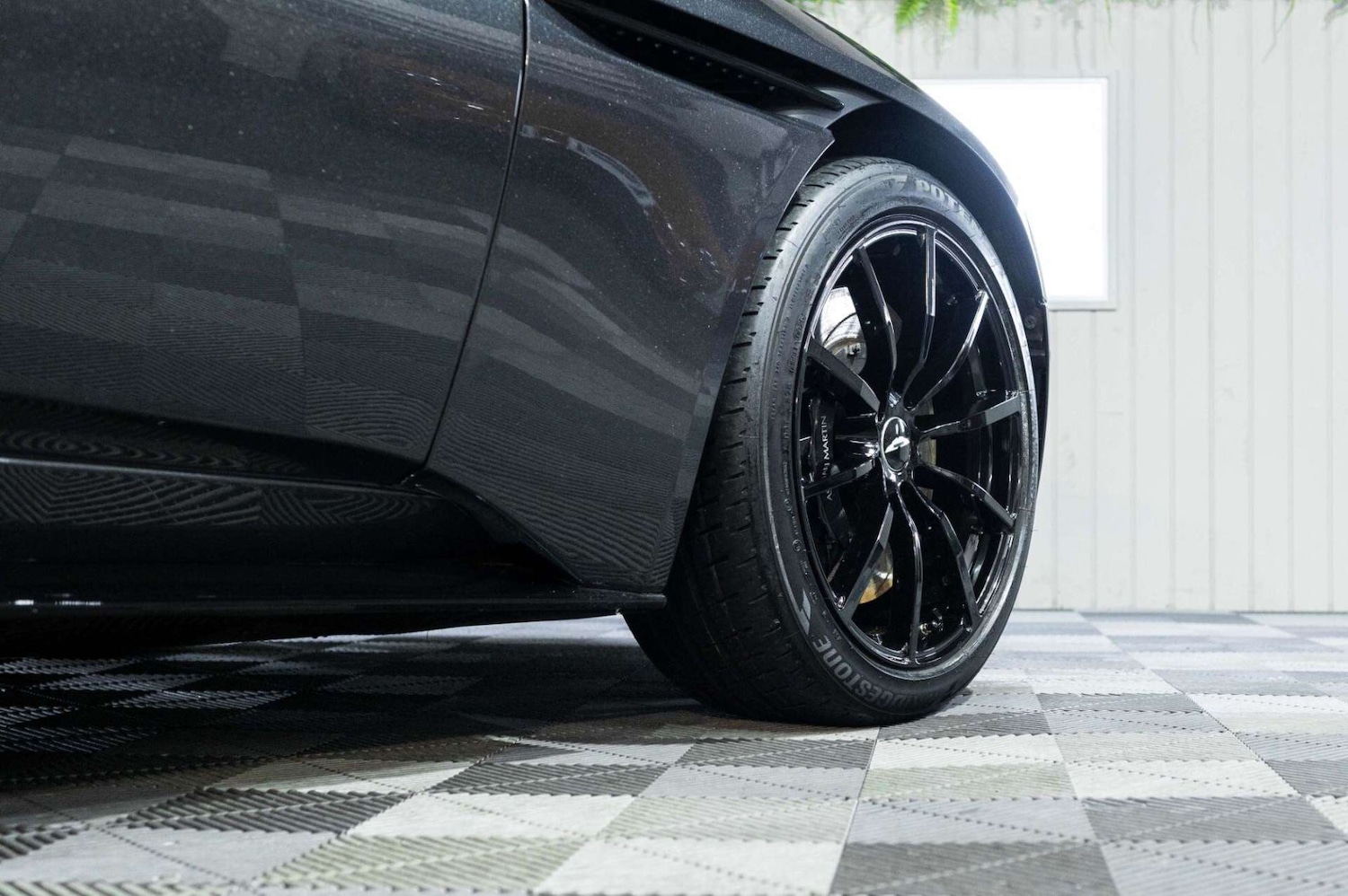 Used Aston Martin DB11 2022 for sale - 77460281: Photo 32