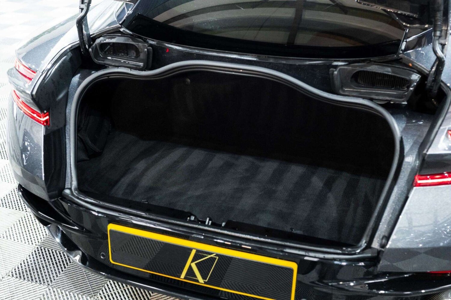 Used Aston Martin DB11 2022 for sale - 77460281: Photo 42